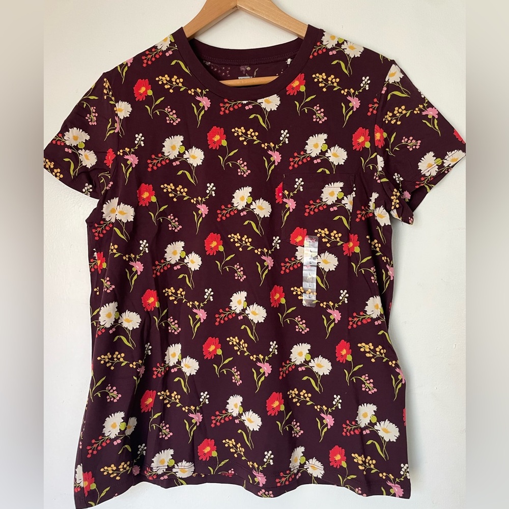 Levi’s NWT T-shirt size L